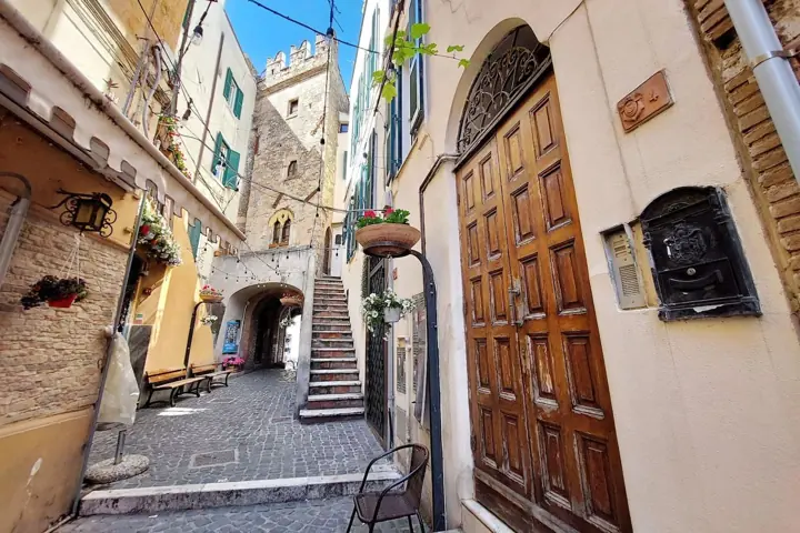 Vicoli del borgo medievale